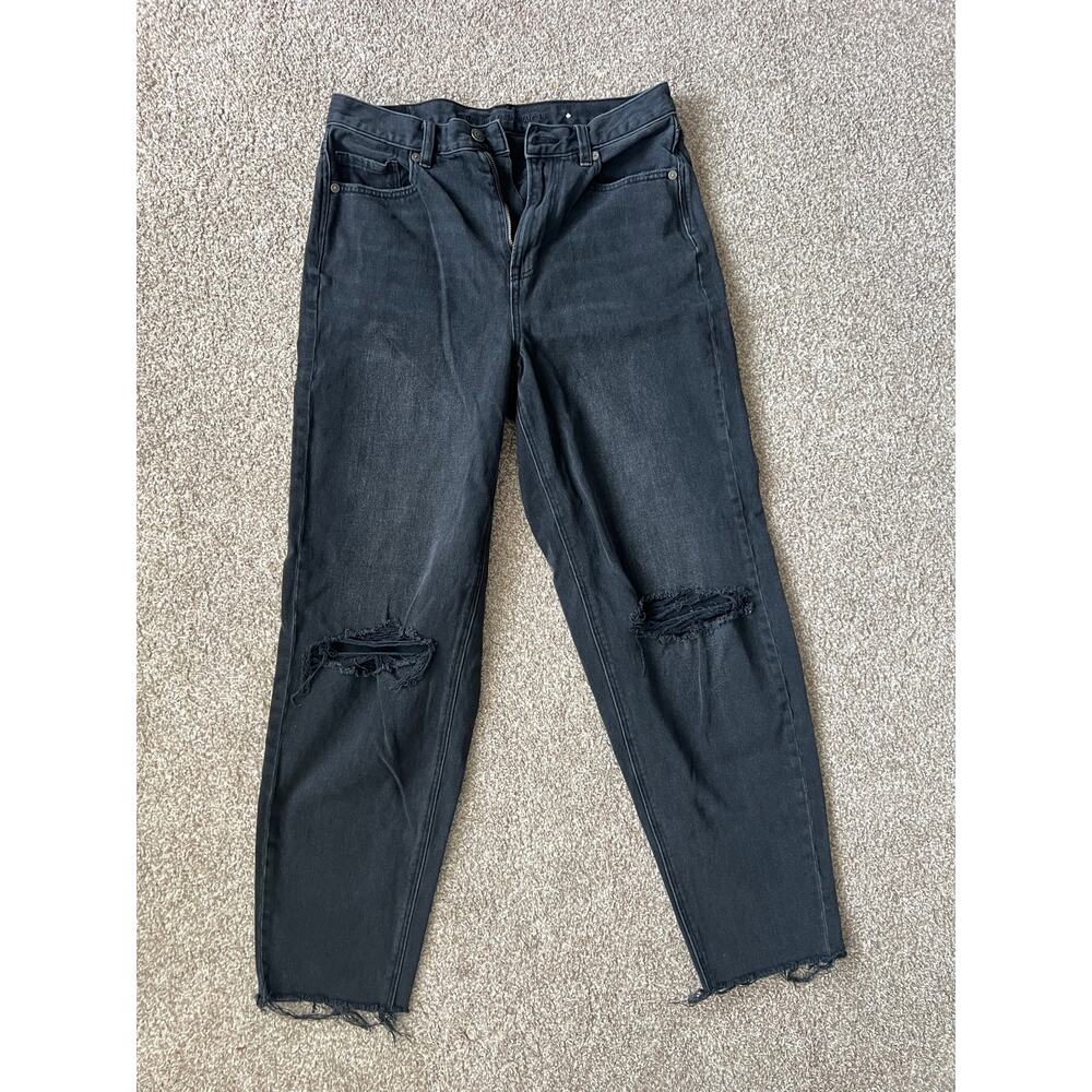 American Eagle Distressed Relaxed Mom Jeans Size 8L Black Frayed Raw Hem Goth